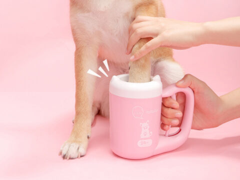 Modern Automatic Dog Paw Cleaner Cup – Eco-Friendly Silicone Foot Washing Grooming Tool for Cats & Dogs